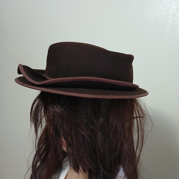Vintage 1940s/WW2 era brown felt boater hat - Picture 2 of 4